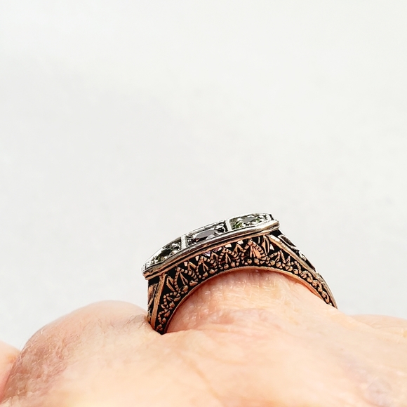 Vintage Sterling Silver Filigree Ring with Amethyst and Peridots Size 7.5 - Picture 9 of 16